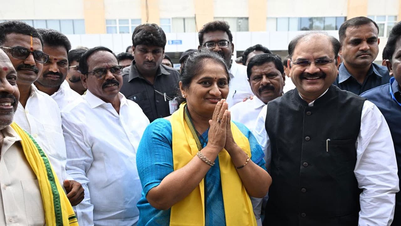 బీసీ హాస్టళ్లలో భారీ సంస్కరణలకు మంత్రి సవిత శ్రీకారం