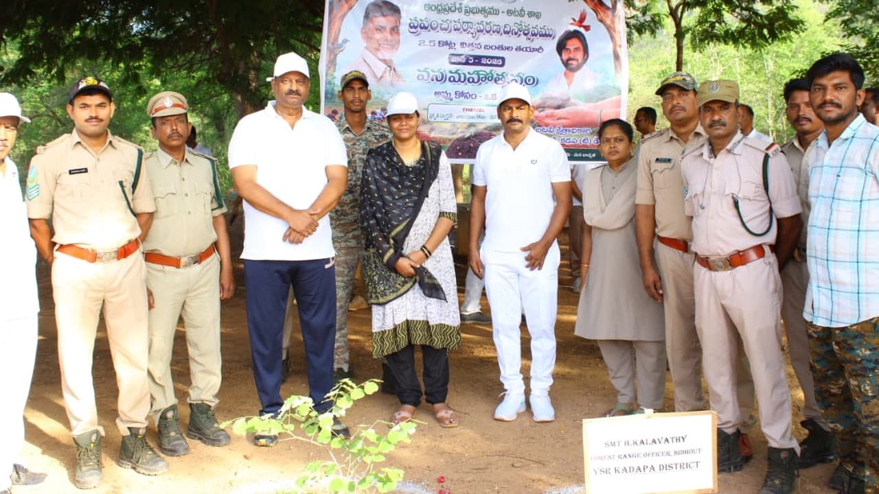 పర్యావరణ పరిరక్షణ ప్రతి ఒక్కరి బాధ్యత : ఆనంద రెడ్డి