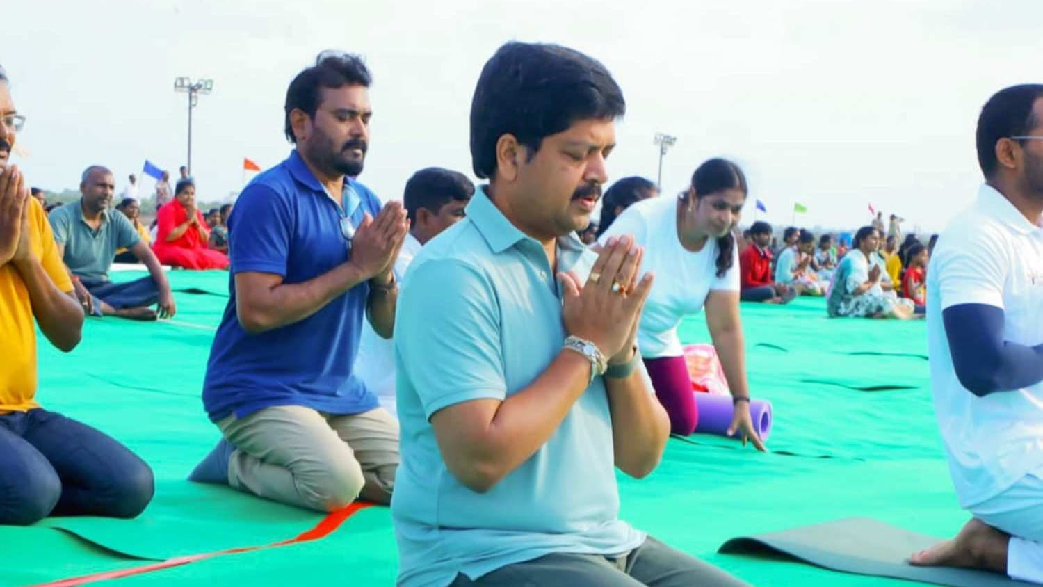 మచిలీపట్నం మంగినపూడి బీచ్ లో యోగాంధ్ర కార్యక్రమం