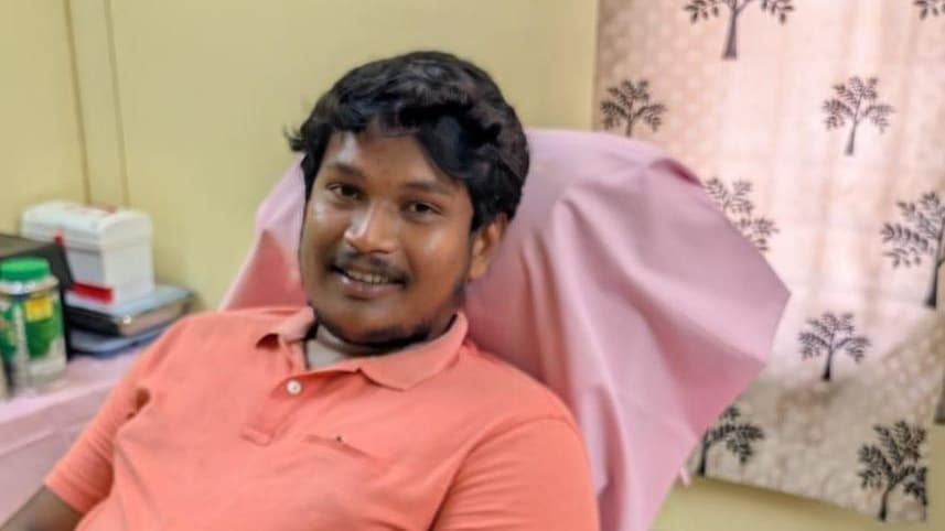 రక్తదానంతో ప్రాణం నిలబెట్టిన యువకుడు