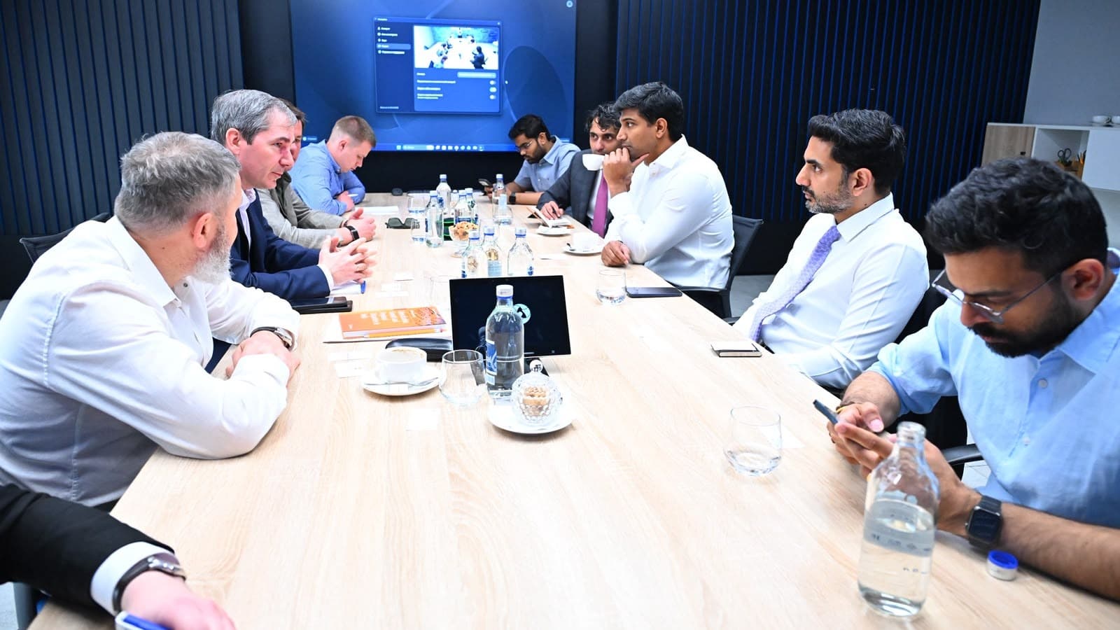 గిరెడ్మెట్ ప్రతినిధులతో మంత్రి నారా లోకేష్ భేటీ