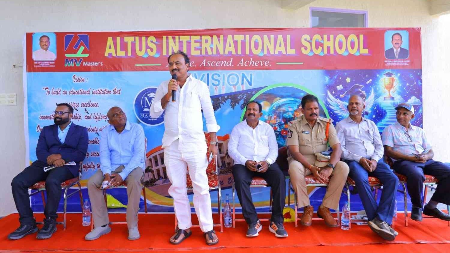 చీరాలలో ఆల్టస్ అంతర్జాతీయ పాఠశా ప్రారంభోత్సవంలో మద్దులూరి మాలకొండయ్య