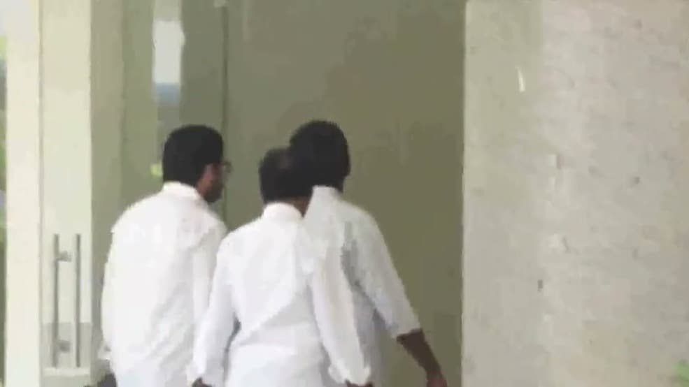 కేఎన్ఆర్ కేసులో ముగ్గురికి సిట్ నోటీసులు