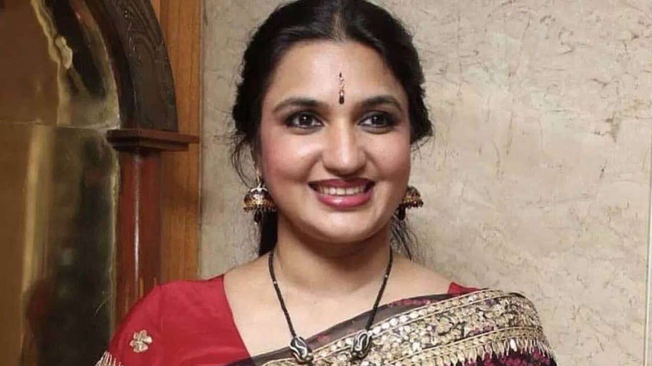 నటి సుకన్యకు సన్‌ టీవీ రూ.10 లక్షల నష్టపరిహారం చెల్లించాలి : హైకోర్టు