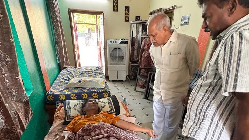 కాకాని తల్లిని పరామర్శించిన దశరథ జనార్ధన్