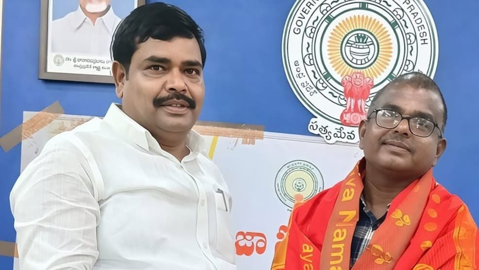 నూతన తహసీల్దార్ విజయ్‌కుమార్‌కు ఘన సత్కారం