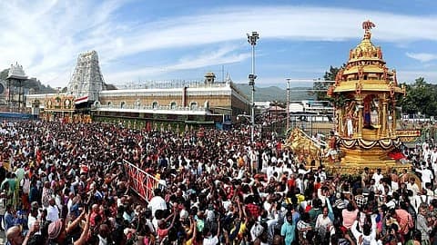 తిరుమలలో భక్తుల రద్దీ తారాస్థాయికి..