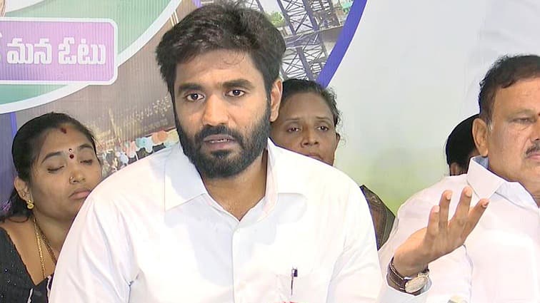రాజమండ్రిలో మార్గాని భరత్‌ను అడ్డుకున్న పోలీసులు