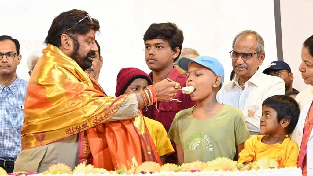 క్యాన్సర్ చిన్నారులతో బాలకృష్ణ పుట్టినరోజు వేడుకలు