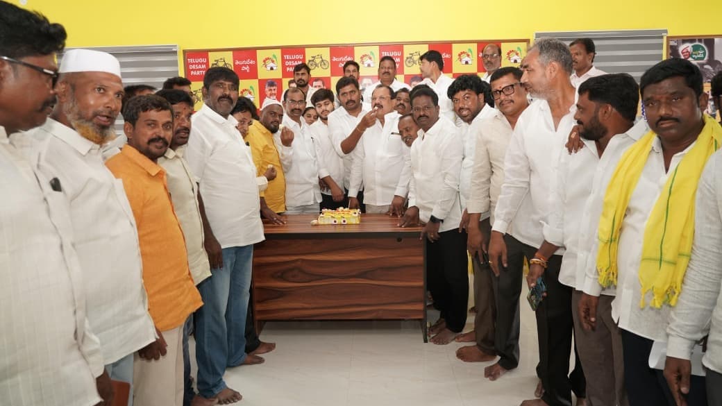 క్రమశిక్షణ, ధైర్యం, మంచితనం మా బాలయ్యకే సొంతం: అర్బన్ టీడీపీ నేతలు