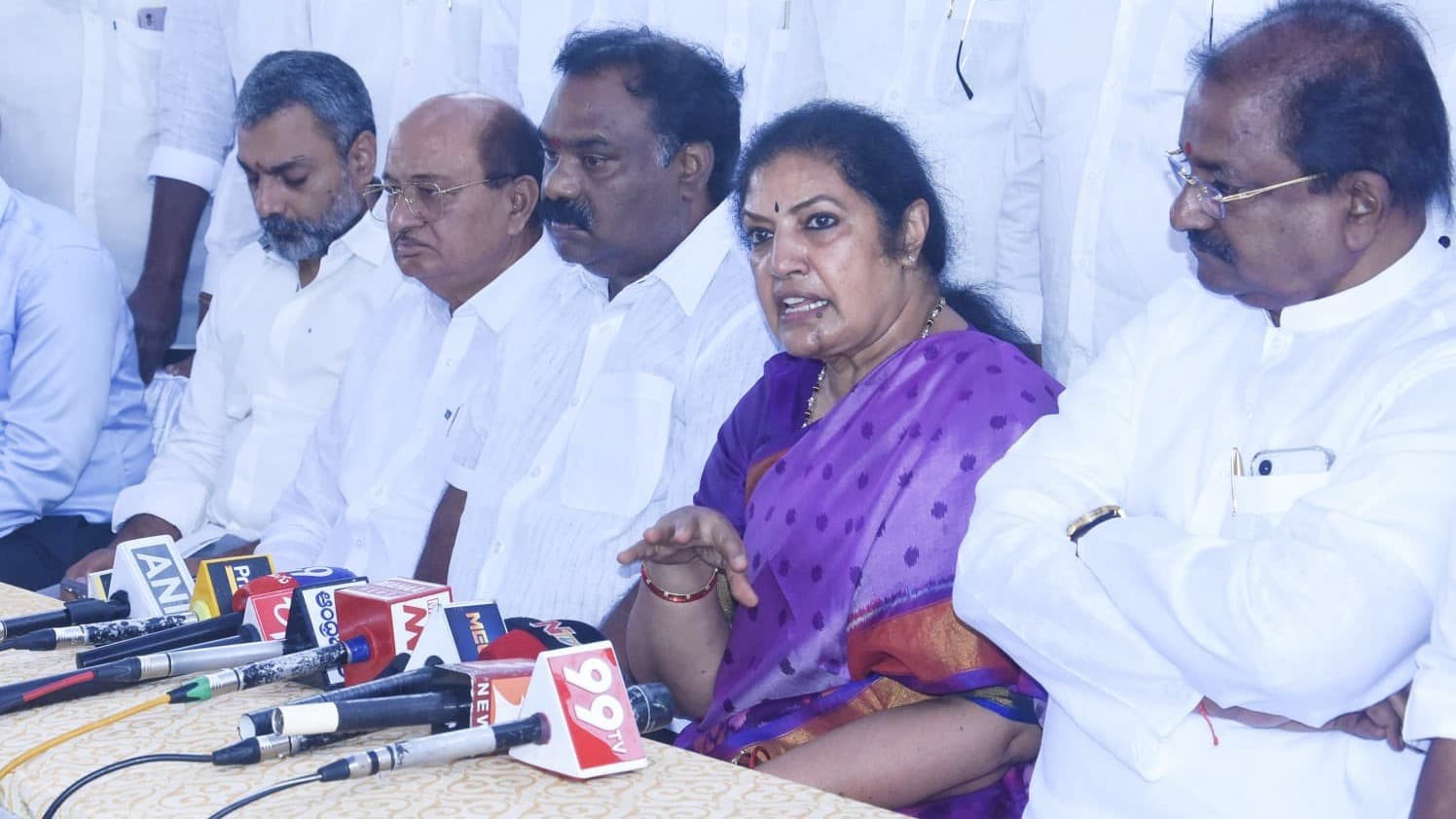 తొలి ప్లెట్ ట్రైనింగ్ నులకు శంకుస్థాపన చేసిన ఎంపీ పురందేశ్వరి