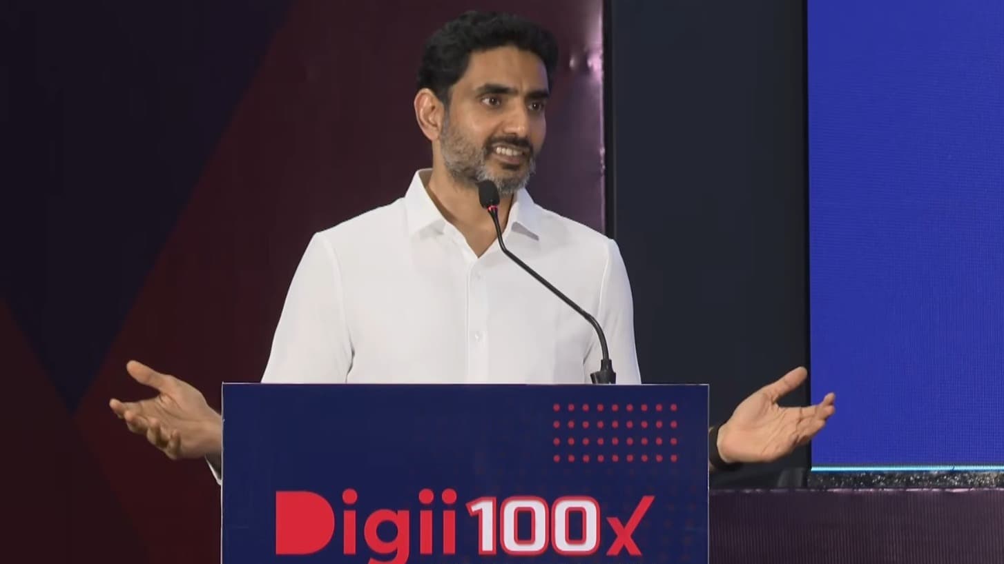 డీఎస్సీ అభ్యర్థులకు జగన్ క్షమాపణ చెప్పాలి: లోకేష్