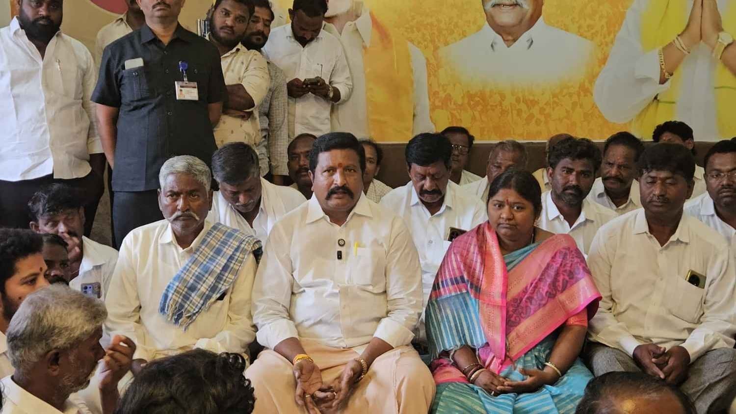 రౌడీ రాజకీయాలకు ప్రజలే సమాధానం చెబుతారు: గుడిసె కృష్ణమ్మ