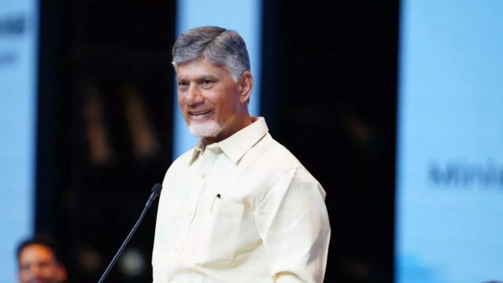 పెట్టుబడుల వేటలో సింగపూర్‌కు సీఎం చంద్రబాబు