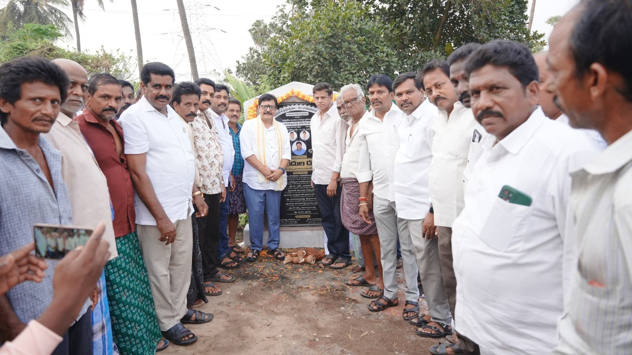 అభివృద్ధి పనులకు శంకుస్థాపన చేసిన మంత్రి కందుల దుర్గేశ్