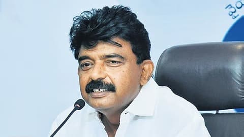 పేర్ని నానిపై పోలీస్ అధికారుల సంఘం ఆగ్రహం