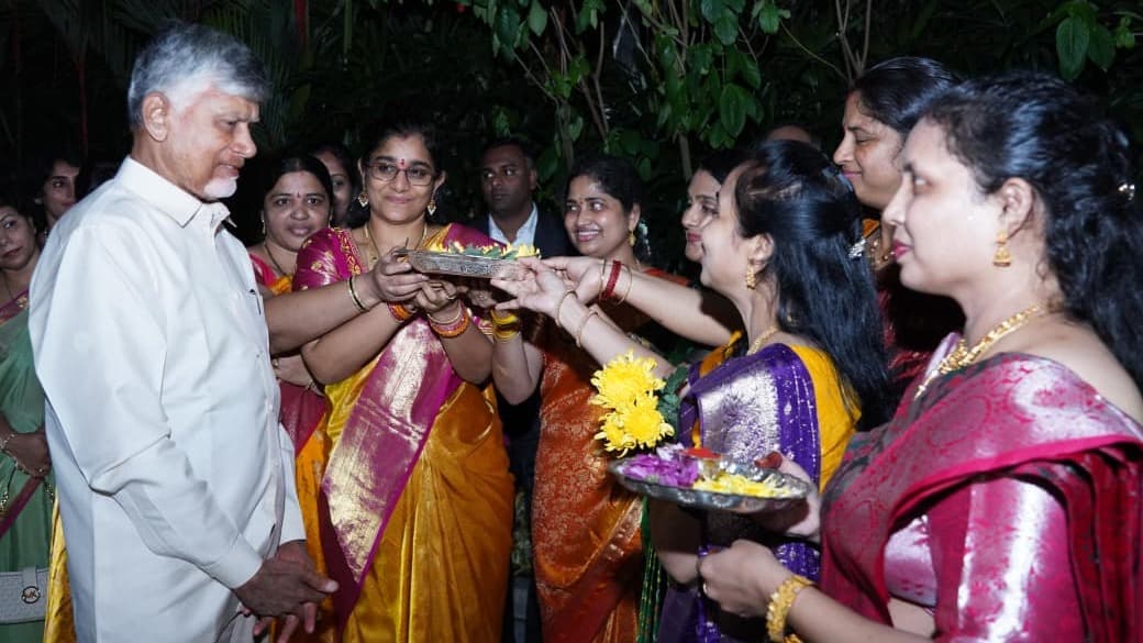 సింగపూర్‌లో చంద్రబాబుకు తెలుగు ప్రజల అపూర్వ స్వాగతం