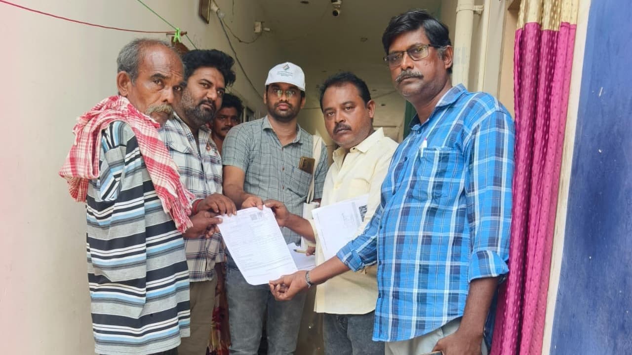 మంగళగిరిలో ఇంటింటా ఓటర్ల వివరాల పరిశీలన ప్రారంభం