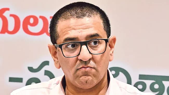 సౌరభ్ గౌర్ బదిలీ.. సురేష్ కుమార్‌కు అదనపు బాధ్యతలు