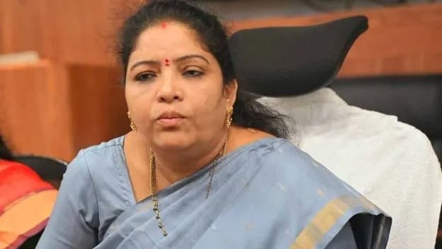 మంత్రి సంధ్యారాణికి అస్వస్థత.. ఆసుపత్రికి తరలింపు