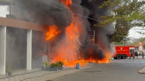 సూరత్‌లో భారీ అగ్నిప్రమాదం..