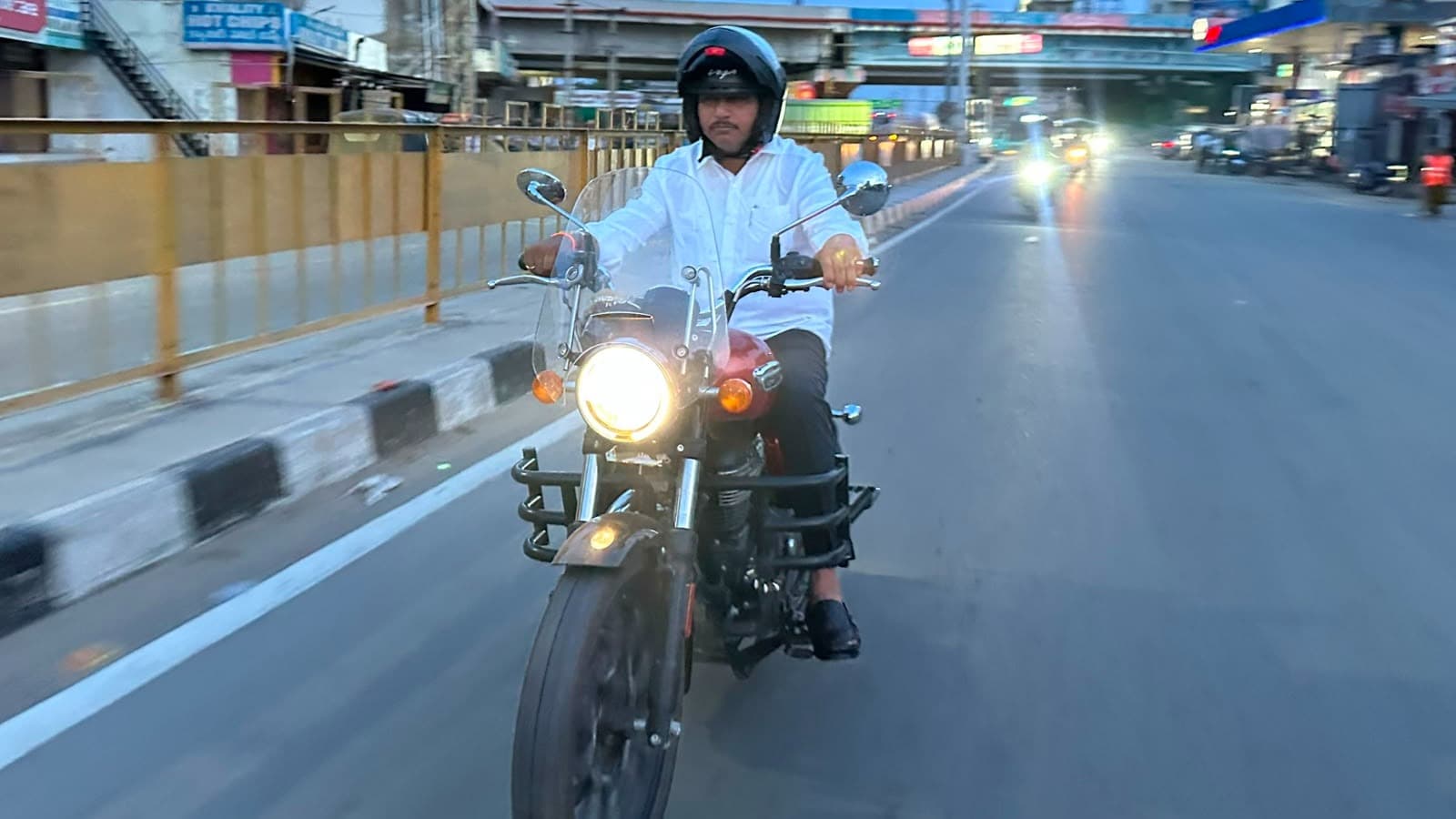 బుల్లెట్‌పై నగర పర్యటన చేసిన ఎమ్మెల్యే దగ్గుపాటి..
