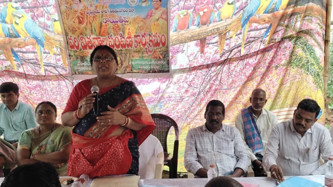 రాయితీ వరి విత్తనాల పంపిణీ ప్రారంభించిన ఎమ్మెల్యే కోళ్ల లలితకుమారి
