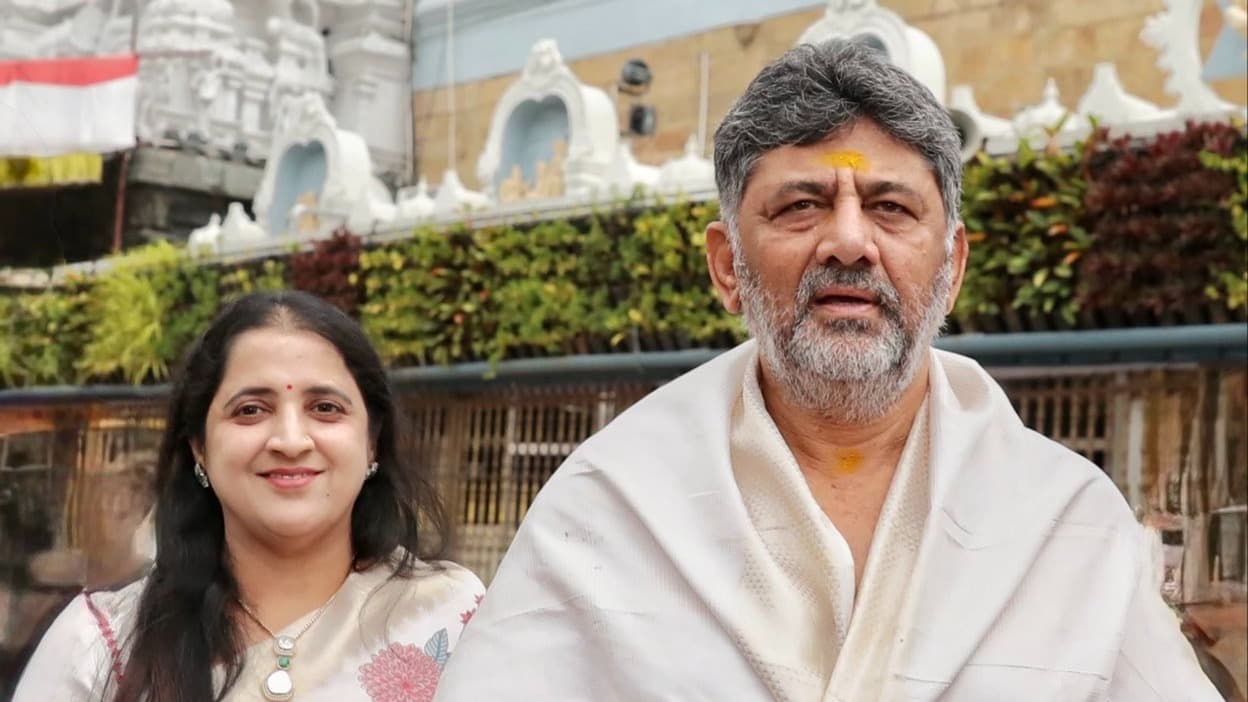 తిరుమలలో డీకే శివకుమార్ ప్రశంసలు.. టీటీడీ సేవలపై అభినందనలు