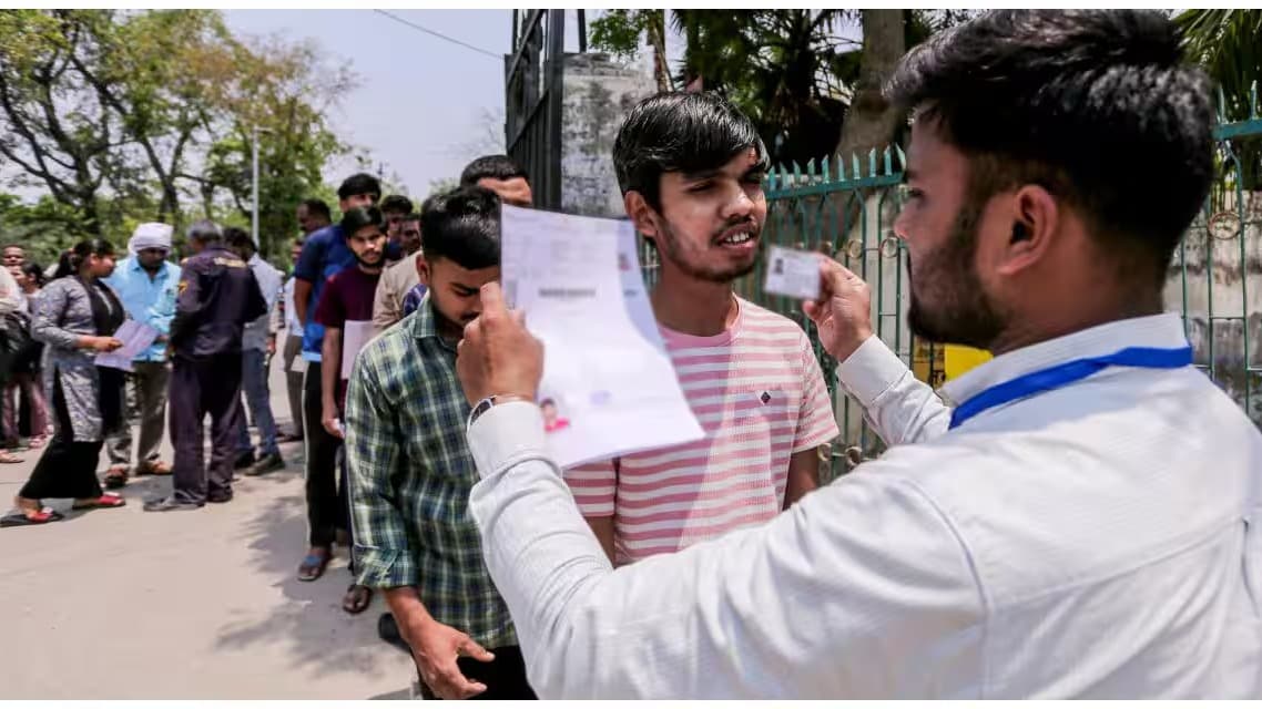 నీట్ యూజీ రీ ఎగ్జామ్‌కు కొత్త హాల్‌టికెట్లు తప్పనిసరి: ఎన్టీఏ