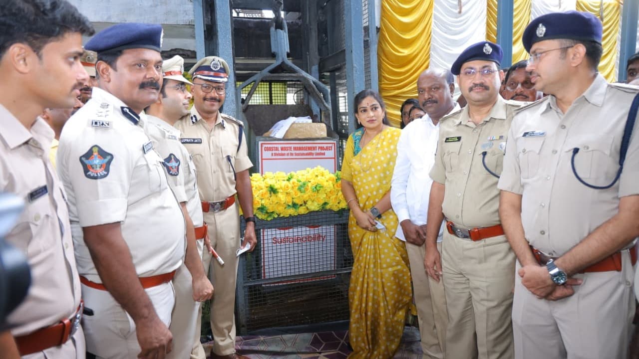 పరవాడలో భారీగా గంజాయి ధ్వంసం..