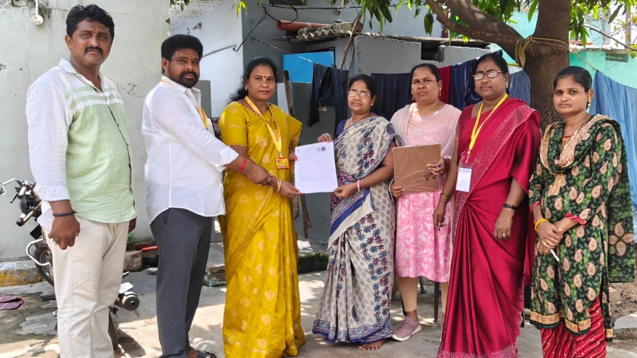 పైడి తులసి ఆధ్వర్యంలో ఇంటింటా ఓటర్ల ధృవీకరణ కార్యక్రమం