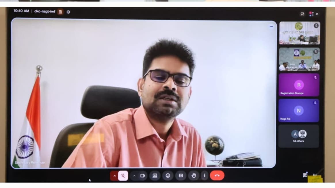 భూభారతి దరఖాస్తుల పరిష్కారం వేగవంతం చేయాలి: లోకేష్ కుమార్