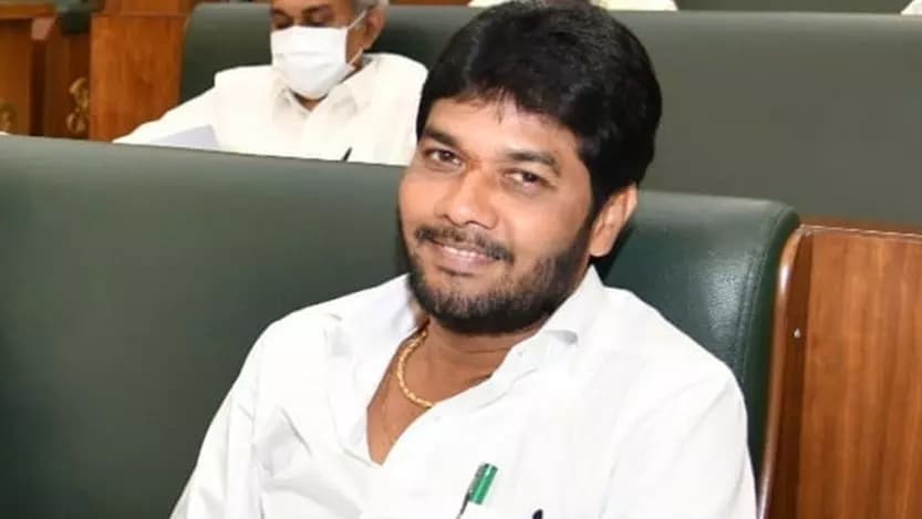 వైద్య పరీక్షల కోసం జీజీహెచ్‌కు వైసీపీ ఎమ్మెల్సీ అనంతబాబు