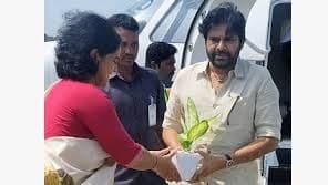 రాజమండ్రికి చేరుకున్న పవన్ కల్యాణ్