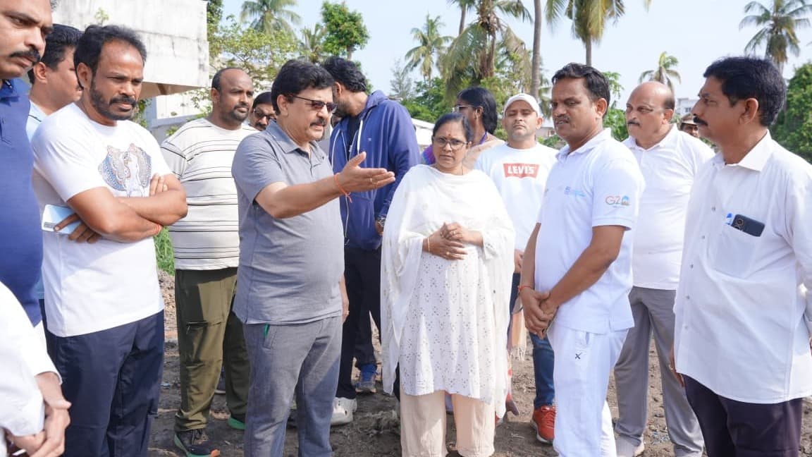 స్వచ్ఛాంధ్రతో చెత్త రహిత రాష్ట్రం లక్ష్యం: మంత్రి కందుల దుర్గేష్