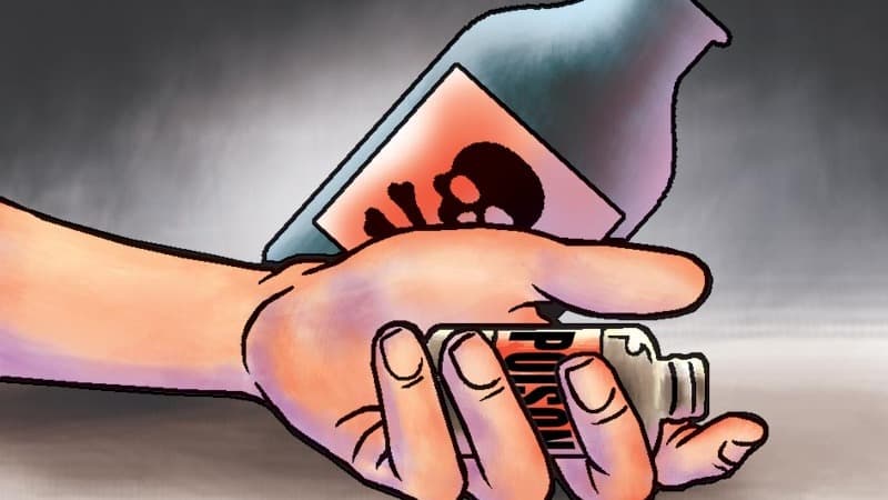 ఆర్థిక ఇబ్బందులతో కుటుంబం బలవన్మరణం..
