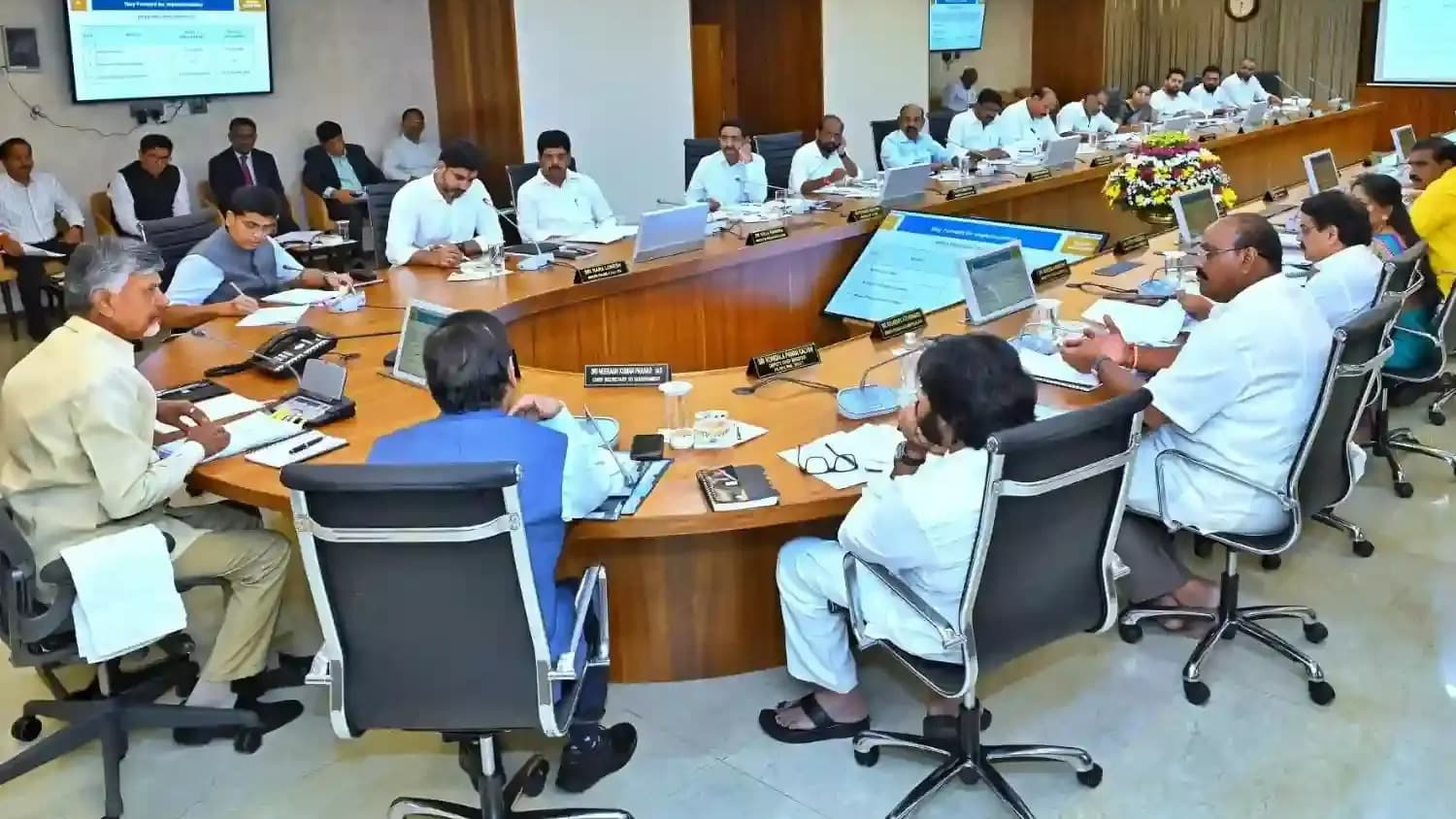 అమరావతిలో నేడు కేబినెట్ సమావేశం..