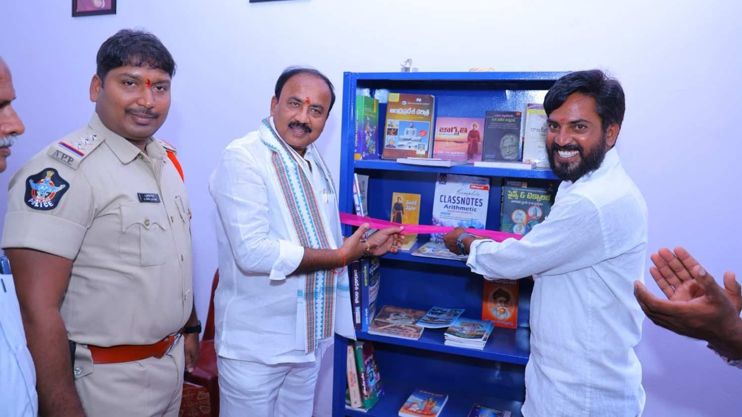 శ్రీ స్వామి వివేకానంద గ్రంథాలయాన్ని ప్రారంభించిన ఎమ్మెల్యే మాలకొండయ్య