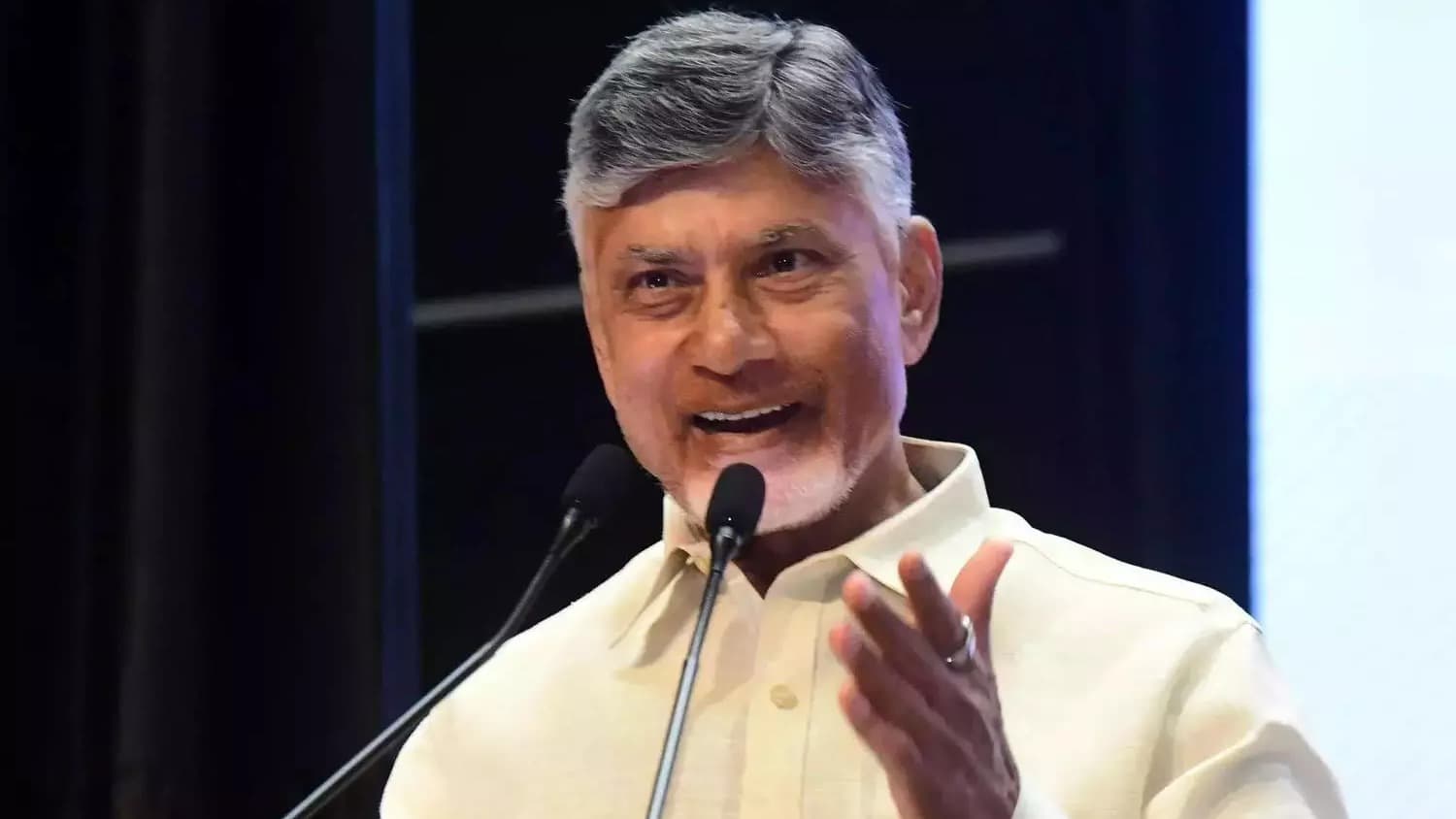 కర్నూలు పర్యటనలో సీఎం చంద్రబాబు.. మాధవరం నుంచి మంత్రాలయం వరకు కీలక కార్యక్రమాలు
