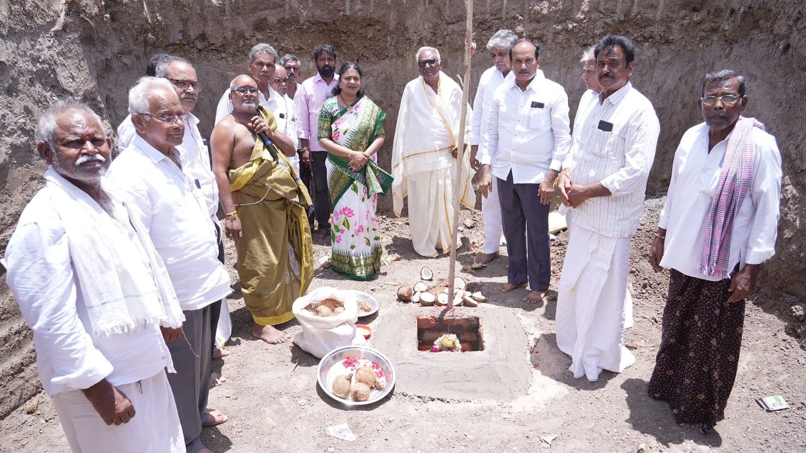 పొక్కునూరులో శ్రీరామాలయ నిర్మాణానికి ఎమ్మెల్యే తంగిరాల సౌమ్య శంకుస్థాపన