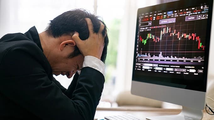 ఆసియా మార్కెట్ల భారీ పతనం..