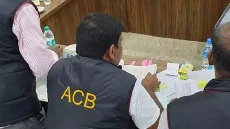 ఏసీబీ సోదాల్లో వెలుగులోకి పీసీబీ అధికారి ఆస్తులు