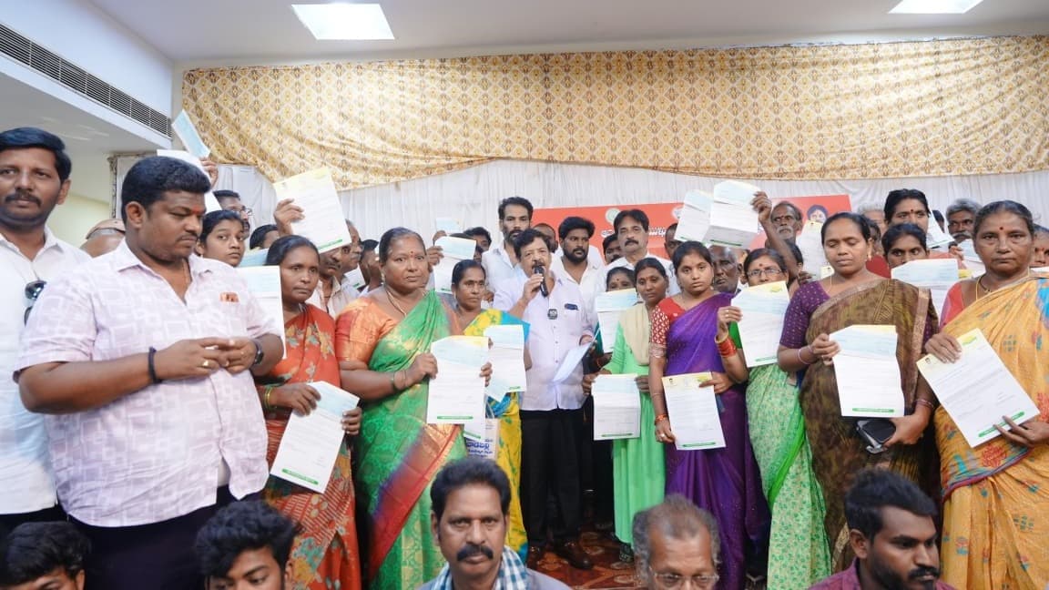 సీఎంఆర్ఎఫ్ ద్వారా పేదలకు ఆర్థిక సహాయం పంపిణీ కార్యక్రమం