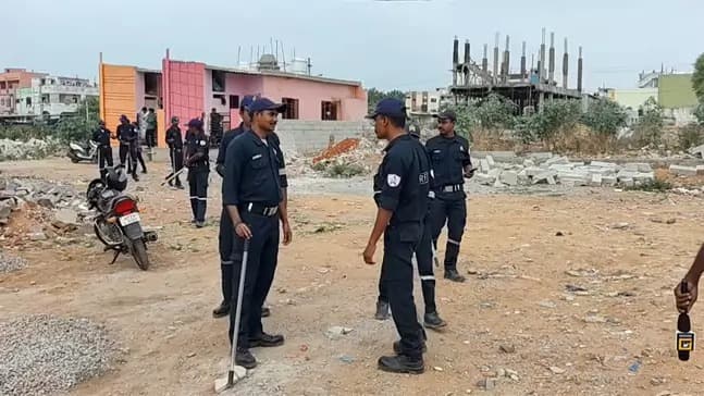 హైదరాబాద్‌లో హైడ్రా భారీ కూల్చివేతలు.. 10 ఎకరాల భూమి స్వాధీనం