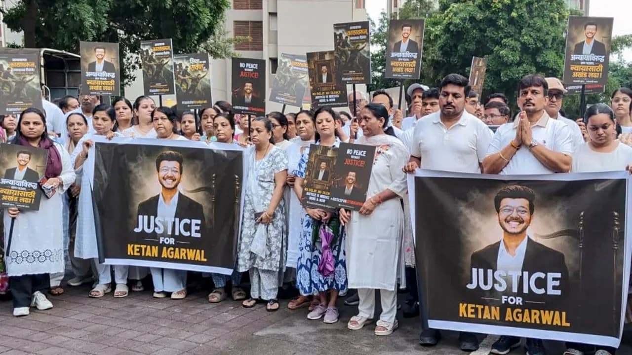 కేతన్ కేసు: న్యాయం కోరుతూ భారీ క్యాండిల్ ర్యాలీ