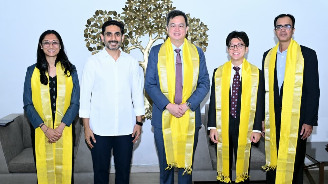 సింగపూర్ కాన్సులేట్ జనరల్‌తో మంత్రి నారా లోకేష్ భేటీ..