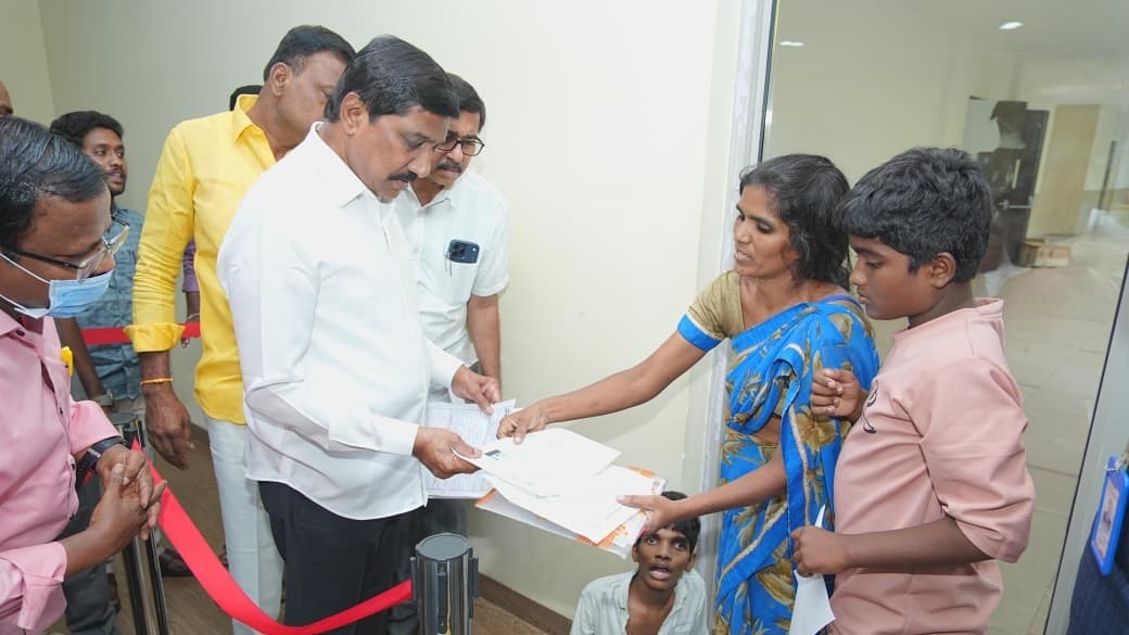 ప్రజా దర్బార్‌లో అర్జీలు స్వీకరించిన మంత్రి బీసీ జనార్దన్ రెడ్డి