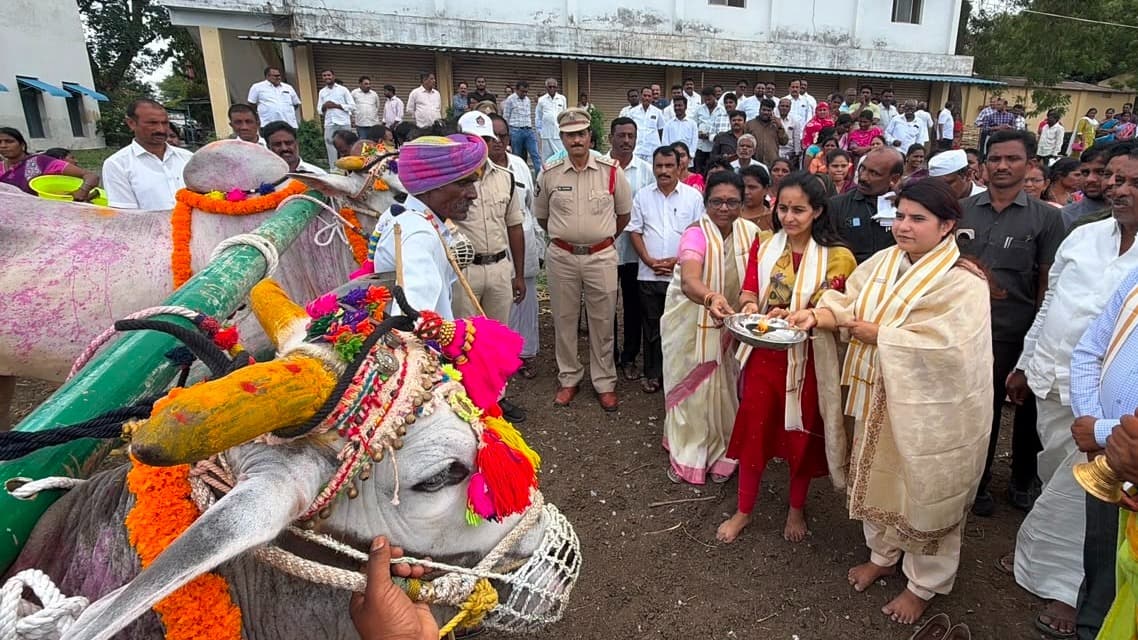 ఏరువాక పౌర్ణమిలో సందడి చేసిన ఎంపీ డా. బైరెడ్డి శబరి