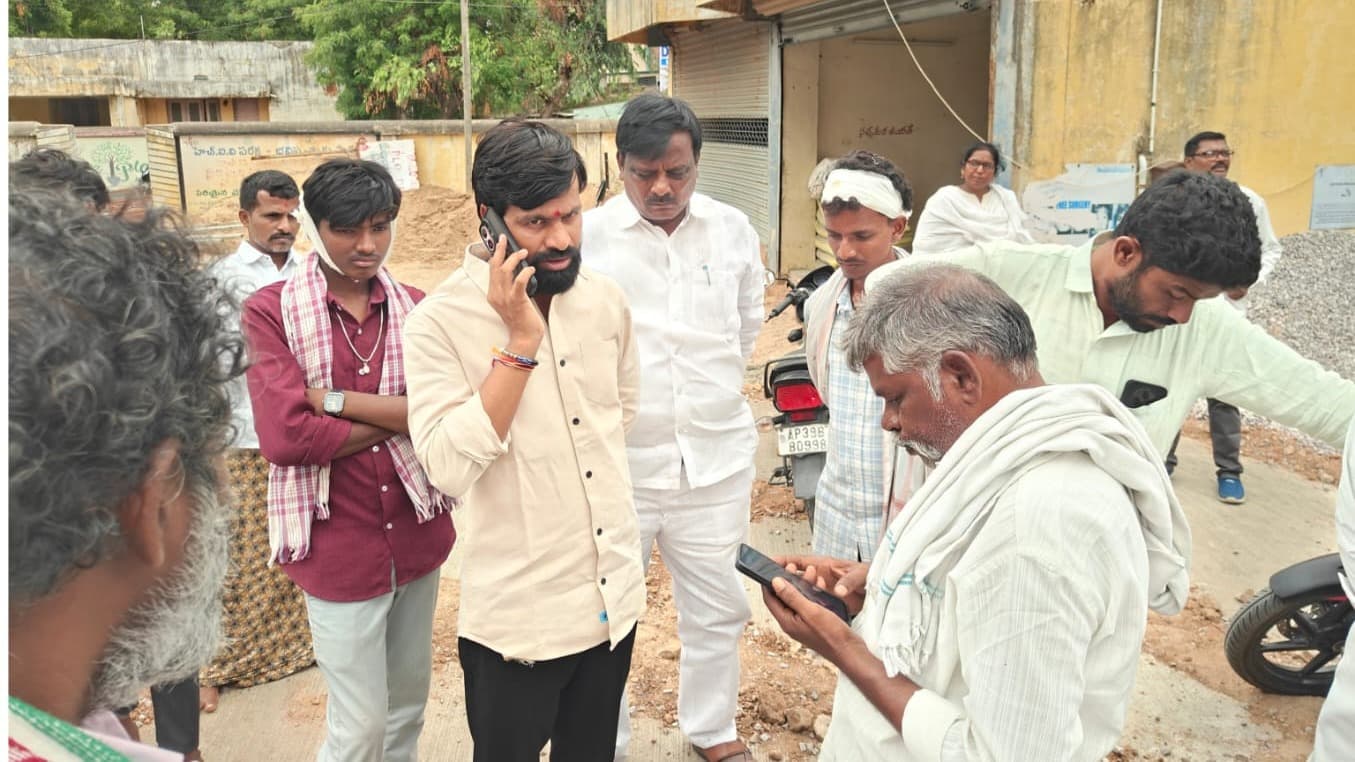 సులేకేరి ఘర్షణ గాయితులకు పరామర్శ చేసిన నేతలు