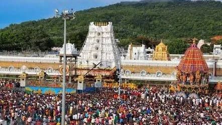 తిరుమలలో భక్తుల రద్దీ.. సర్వదర్శనానికి 10 గంటలు